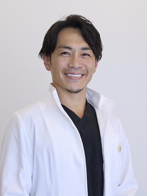忠縄 龍哉 院長