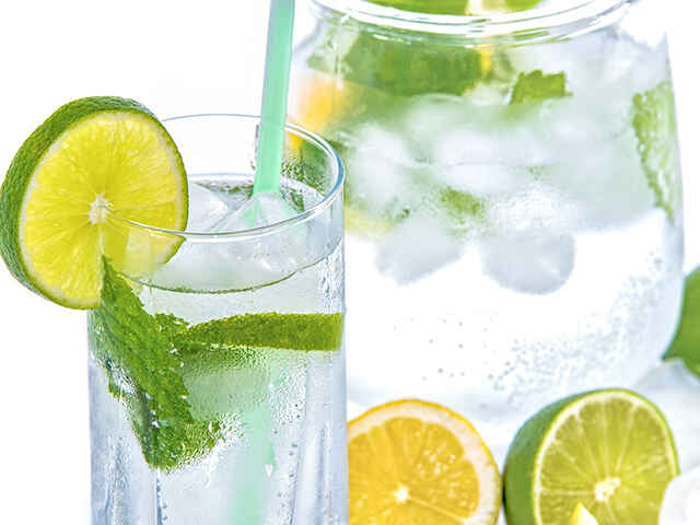 内臓脂肪に効くのはレモン水？