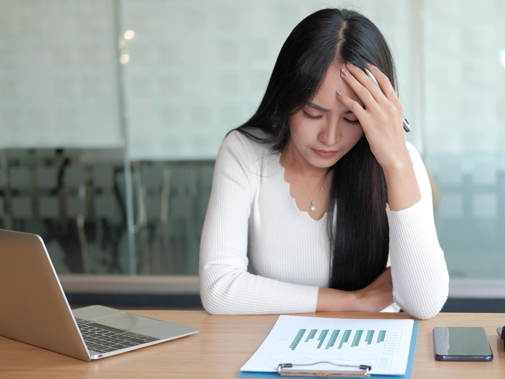 生理中の痛みや体調不良はなぜ起こる?