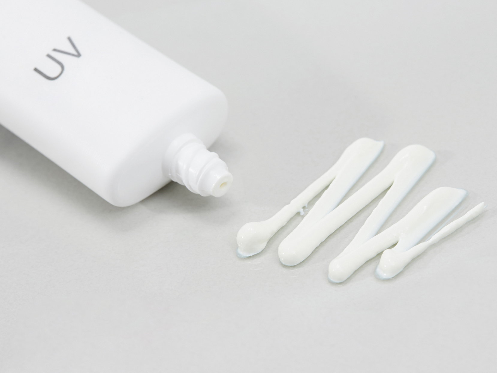 UVカット下地だけでは不十分？正しい日焼け止めの使い方