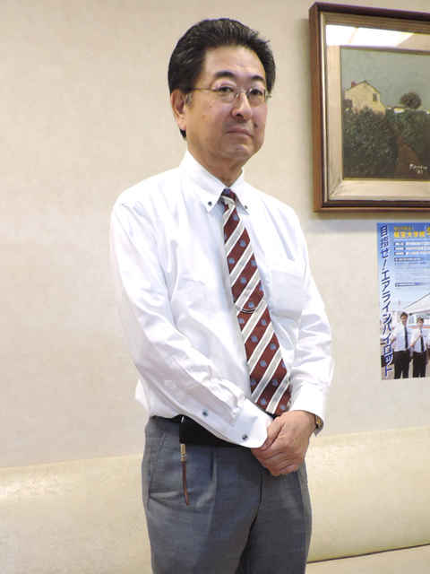 安藤 秀樹 院長