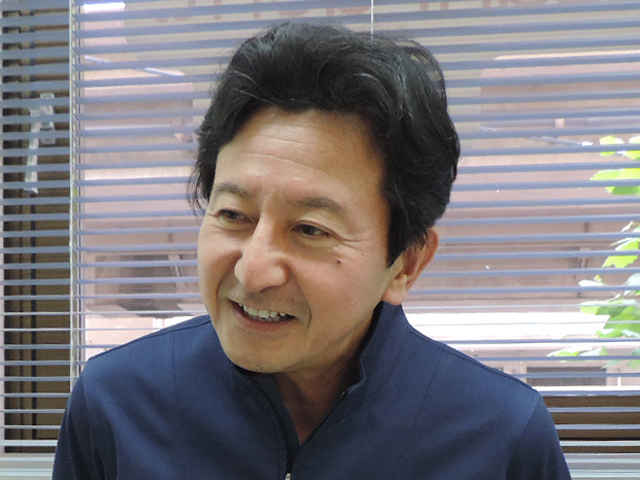 秋重 智司 院長