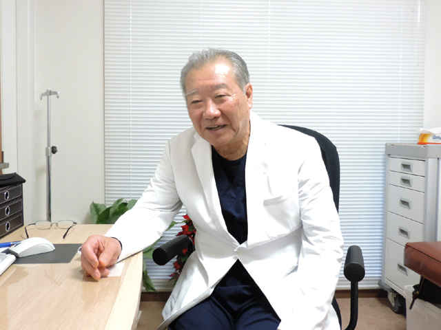 藤巻 有久 院長