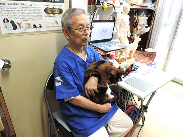 鍼灸獣医師　鈴木朝久