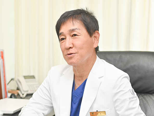 青木 晃 理事長