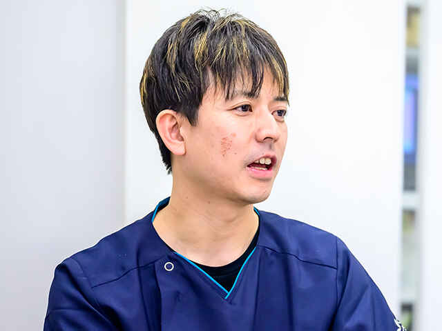 草場 翔央 院長