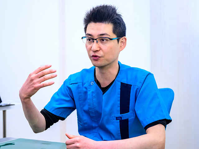 金﨑 俊介 院長