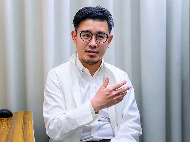 秋野 邦彦 副院長