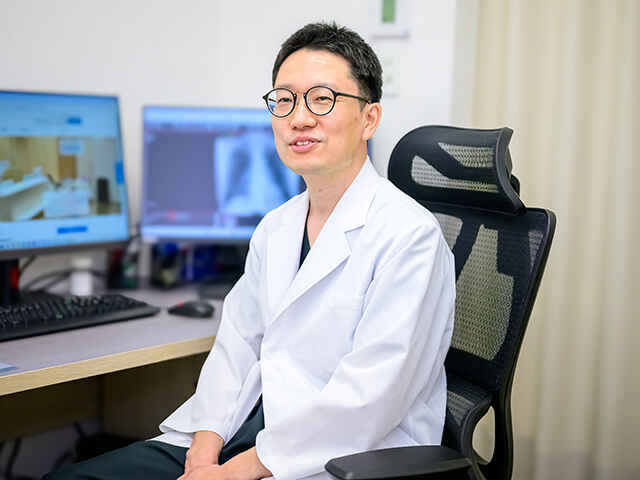 佐々木 康裕 院長
