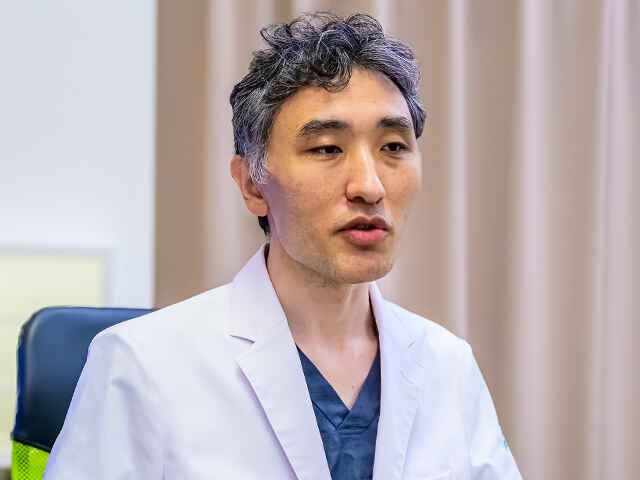 杉崎 顕史 院長