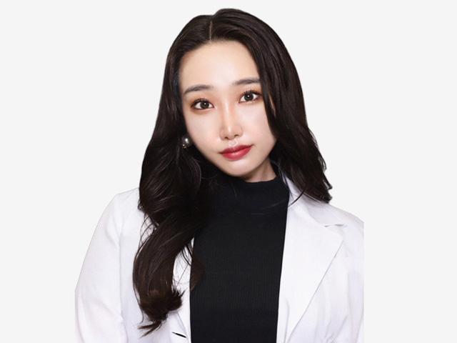 御子柴 佑梨 院長